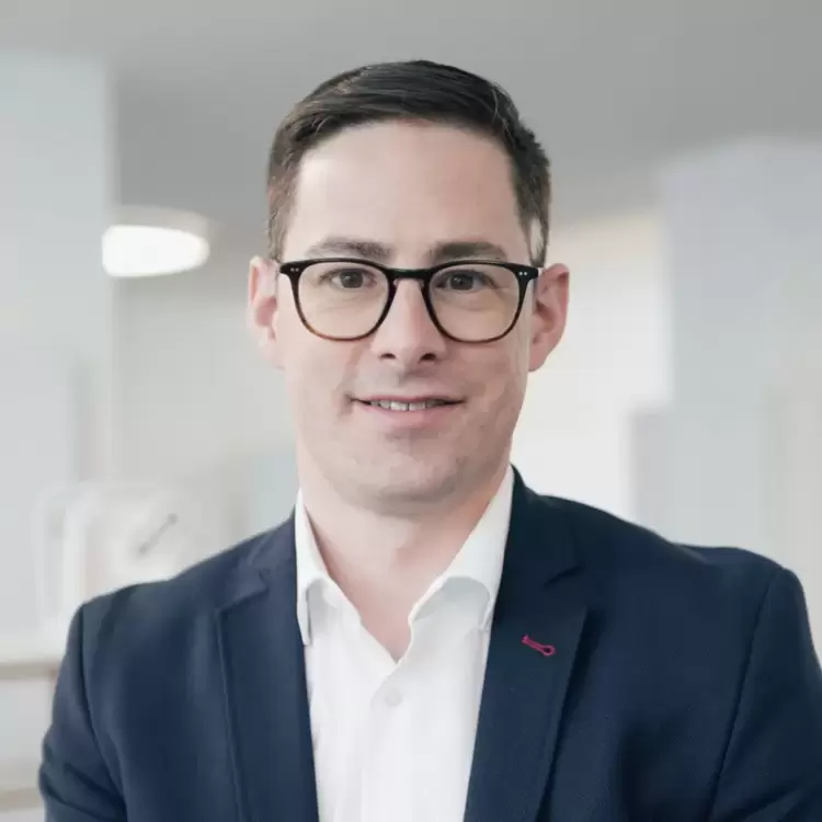 Hast du weitere Fragen zum kostenlosen KI-Check oder der vertieften KI-Analyse? Michael Zotter hilft dir gerne weiter! | zottermedia GmbH