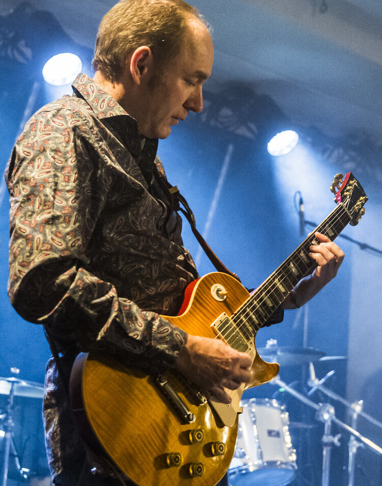 Daniel Kempf am E-Bass | zottermedia GmbH